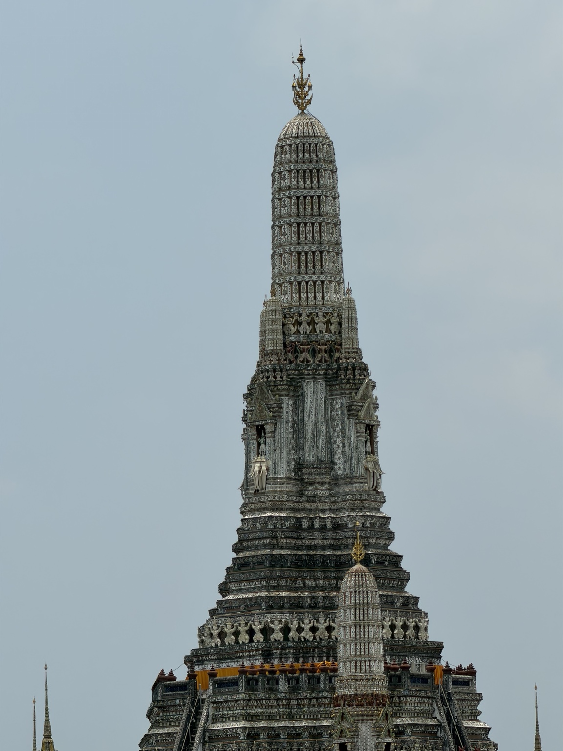 Detalle de la arquitectura de Wat Arun en Bangkok
