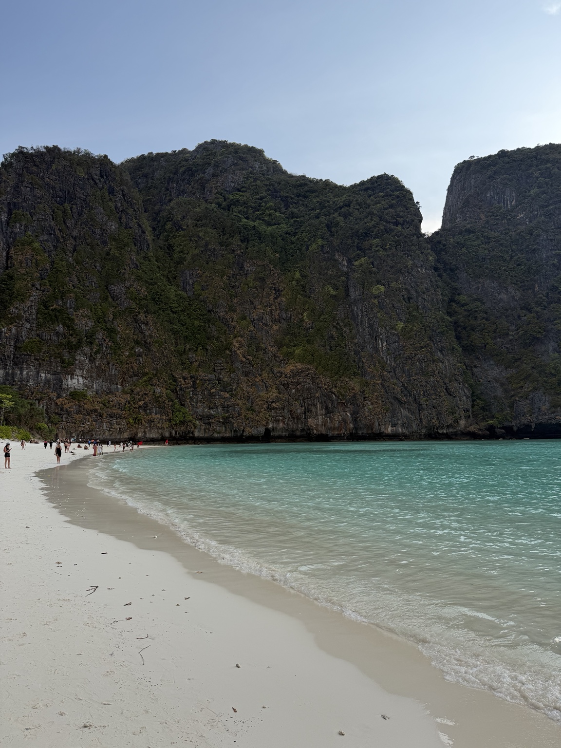 Playa y acantilados del cuaderno de Un Chai con Puig